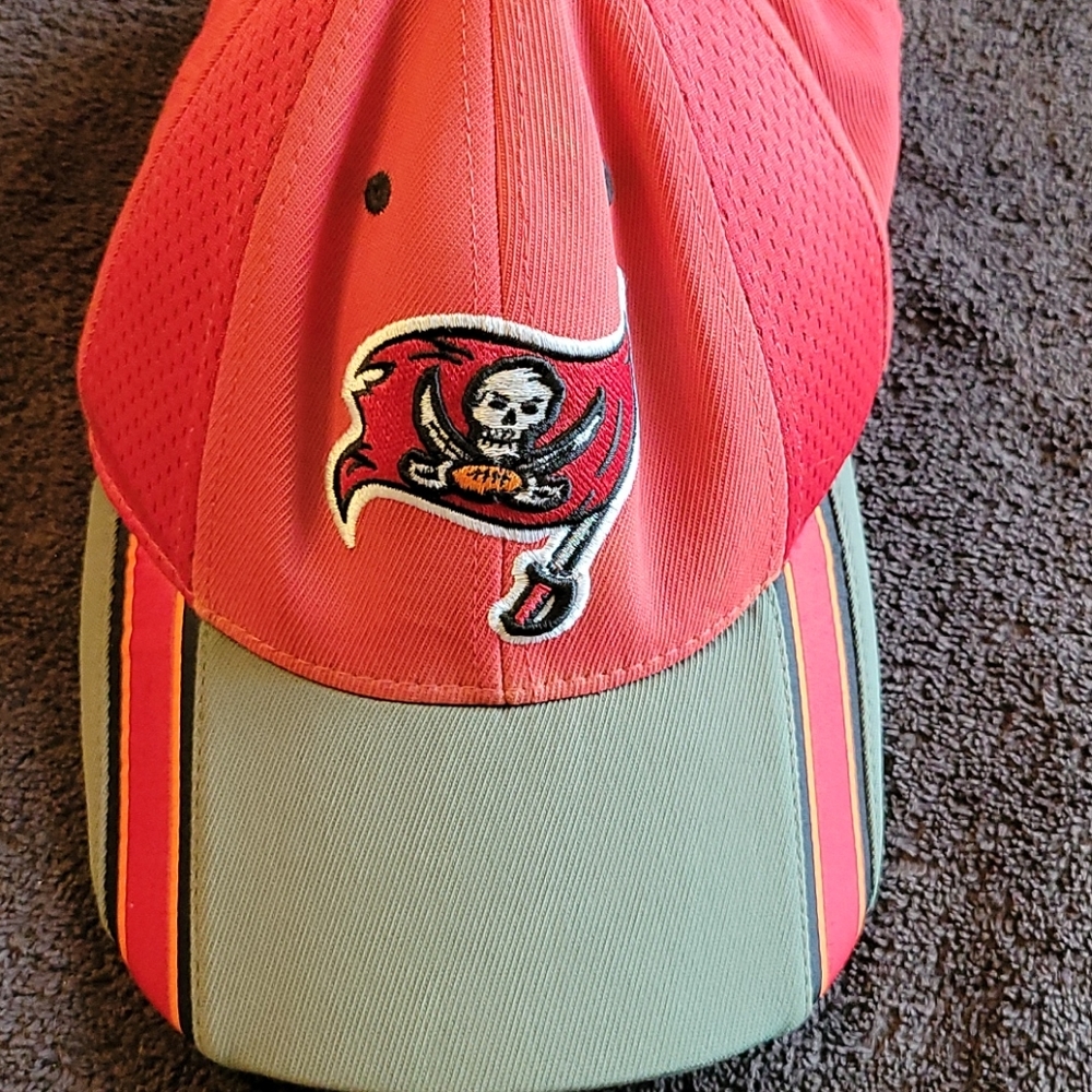 Reebok NFL Buccaneers Equipment Hat